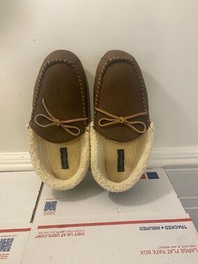 Club Room size Large (9.5/10.5) shoes NWOT